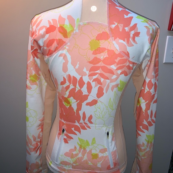 Lululemon 🌿🌿🌿 - Picture 4 of 9